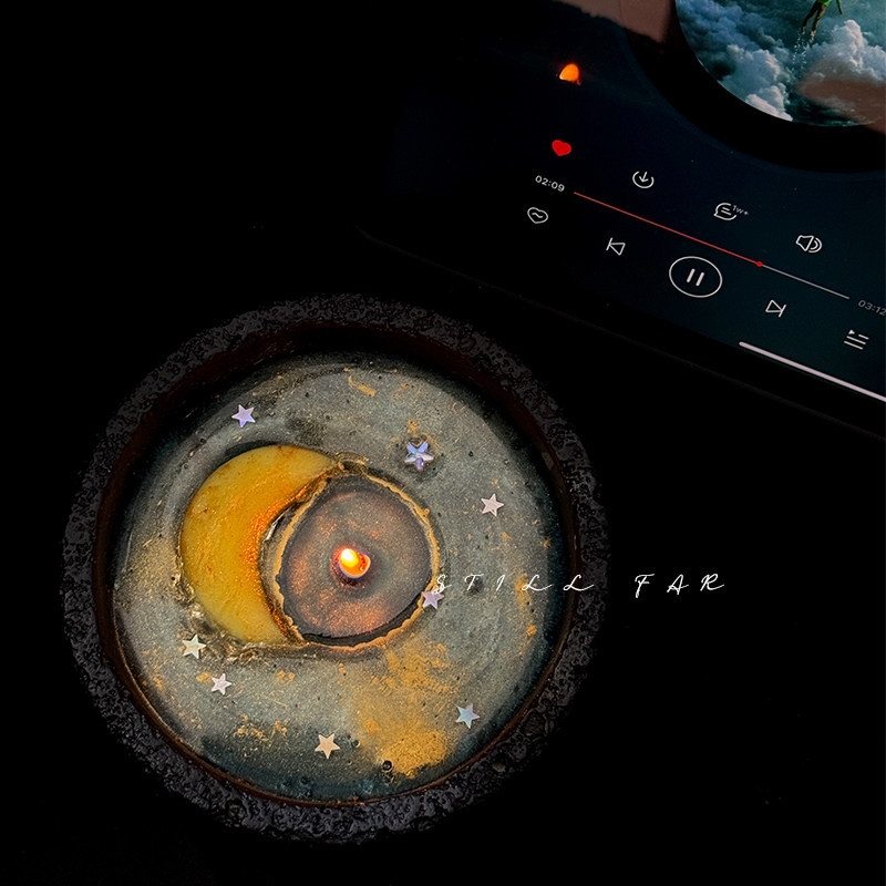 Melting Moon Scented Candle Ha - огляд і ціна Beeswax Taper Candle